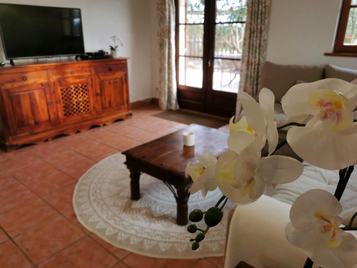 3 Self-Contained Gites With Pool And Games Room Saint-Georges-de-Noisné Εξωτερικό φωτογραφία